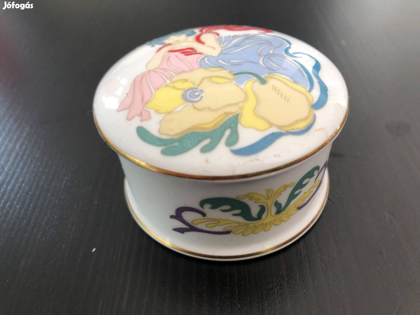 Wedgwood porcelán tégely