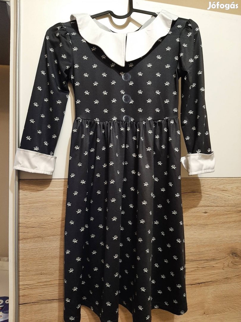 Wednesday lányos ruha