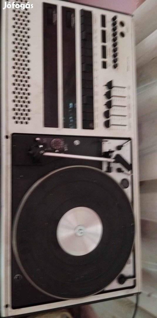 Wega3000 igazi antik, retró lemezjátszó erősítő