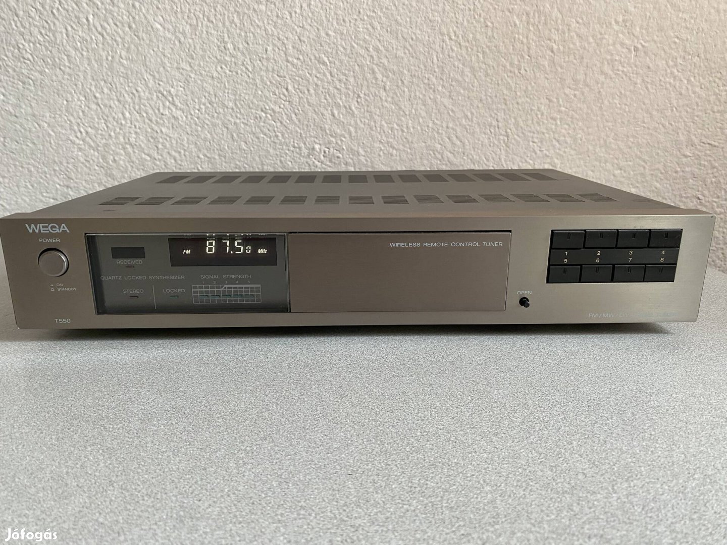 Wega T550 vintage rádiótuner