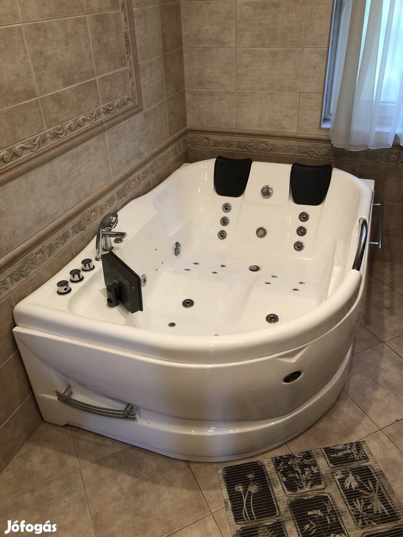 Wellis Hydromassage kád