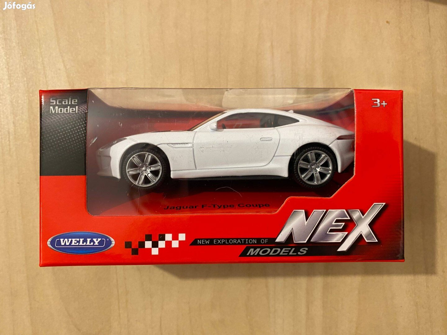 Welly 1:43 Jaguar F-Type Coupe