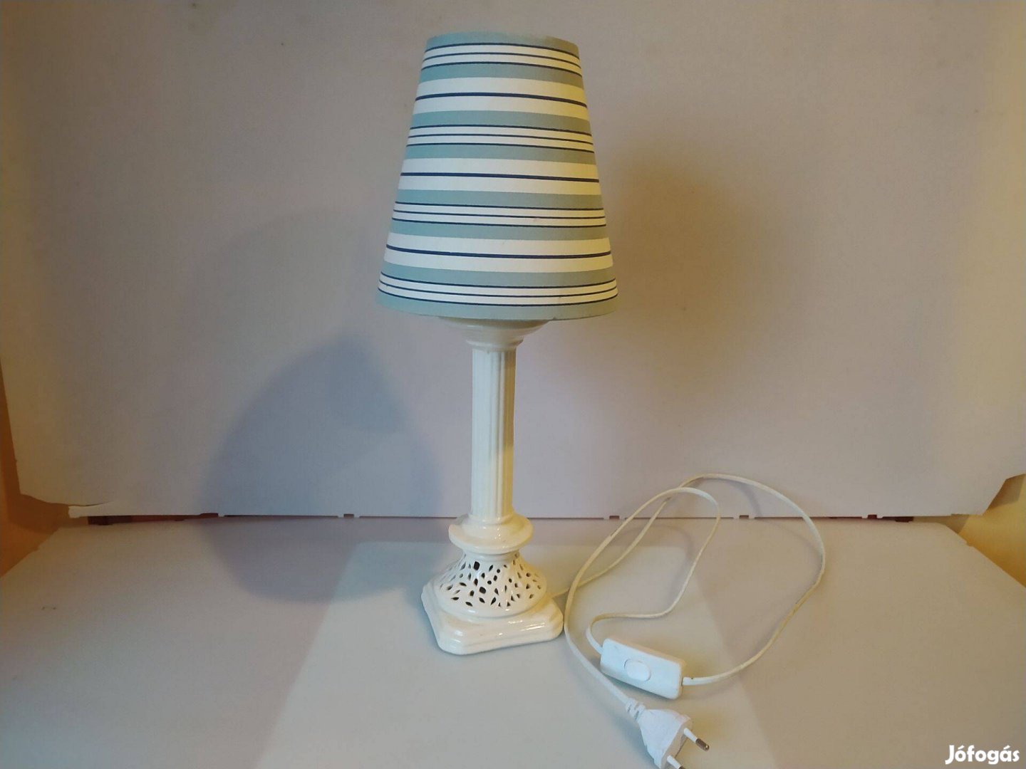 Wernervoss kerámia asztali lámpa kapcsolóval E27 foglalattal