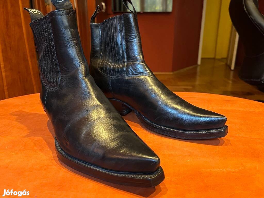 Western csizma Sendra 42-es