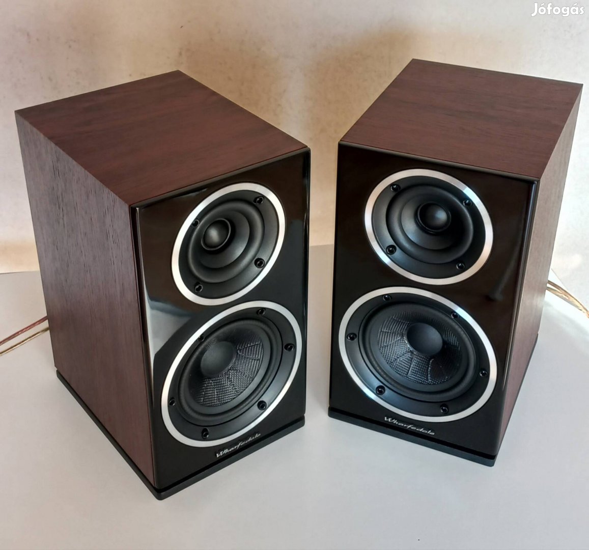 Wharfedale Diamond 220