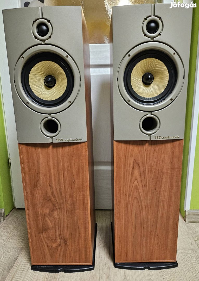 Wharfedale Diamond 8.3 hangfalpár szép újszerű 