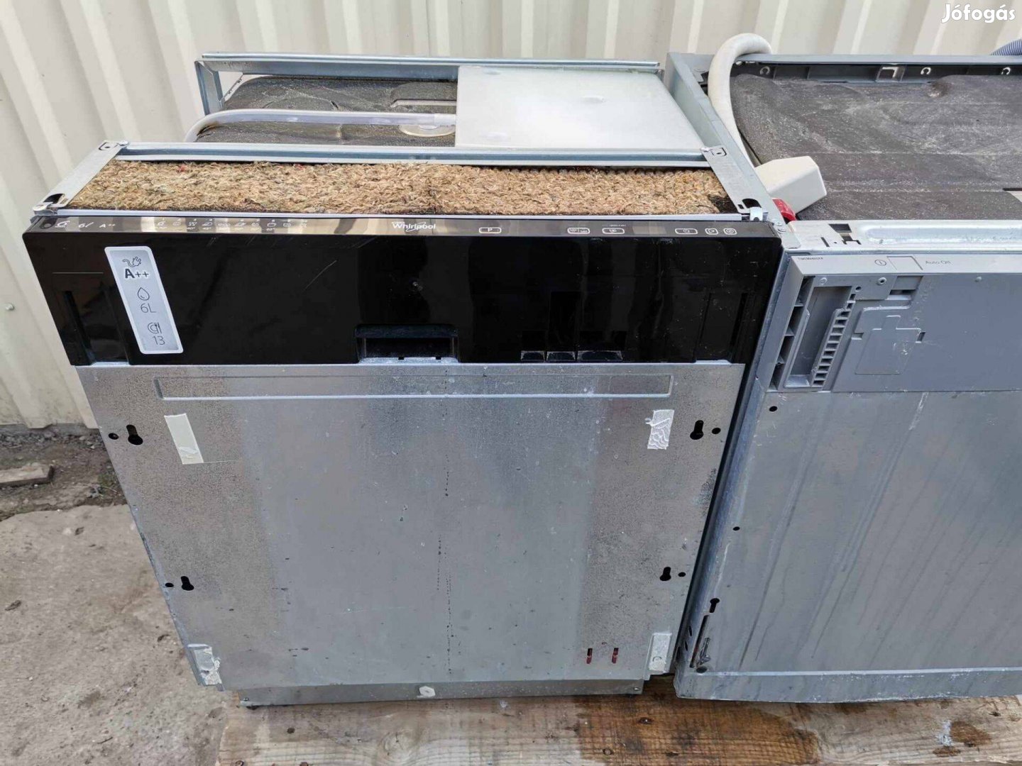 Whirlpool 60 cm széles 12 terítékes beépíthető mosogatógép