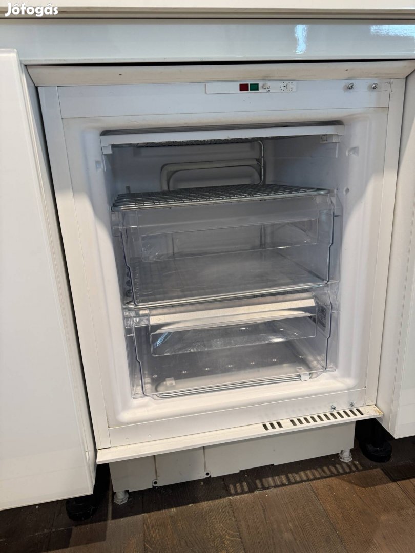 Whirlpool integrált beépíthető fagyasztó fagyasztószekrény AFB 828/A+