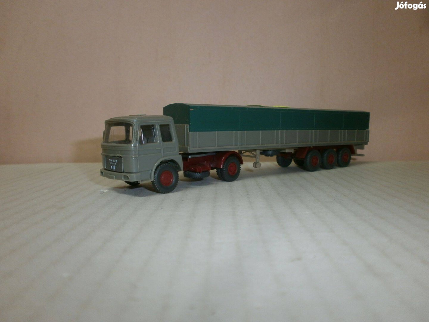 Wiking - MAN - slepper kamion - 1:87 - (H-22)