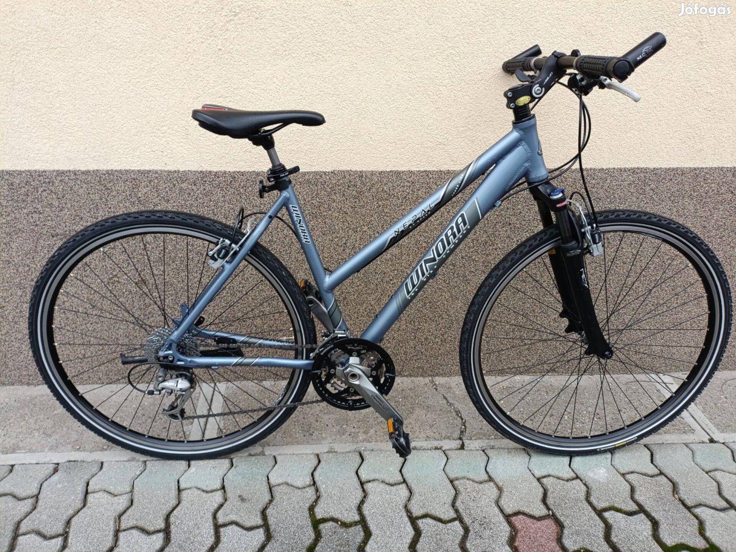 Winora női aluvázas trekking kerékpár Shimano Deore Lx