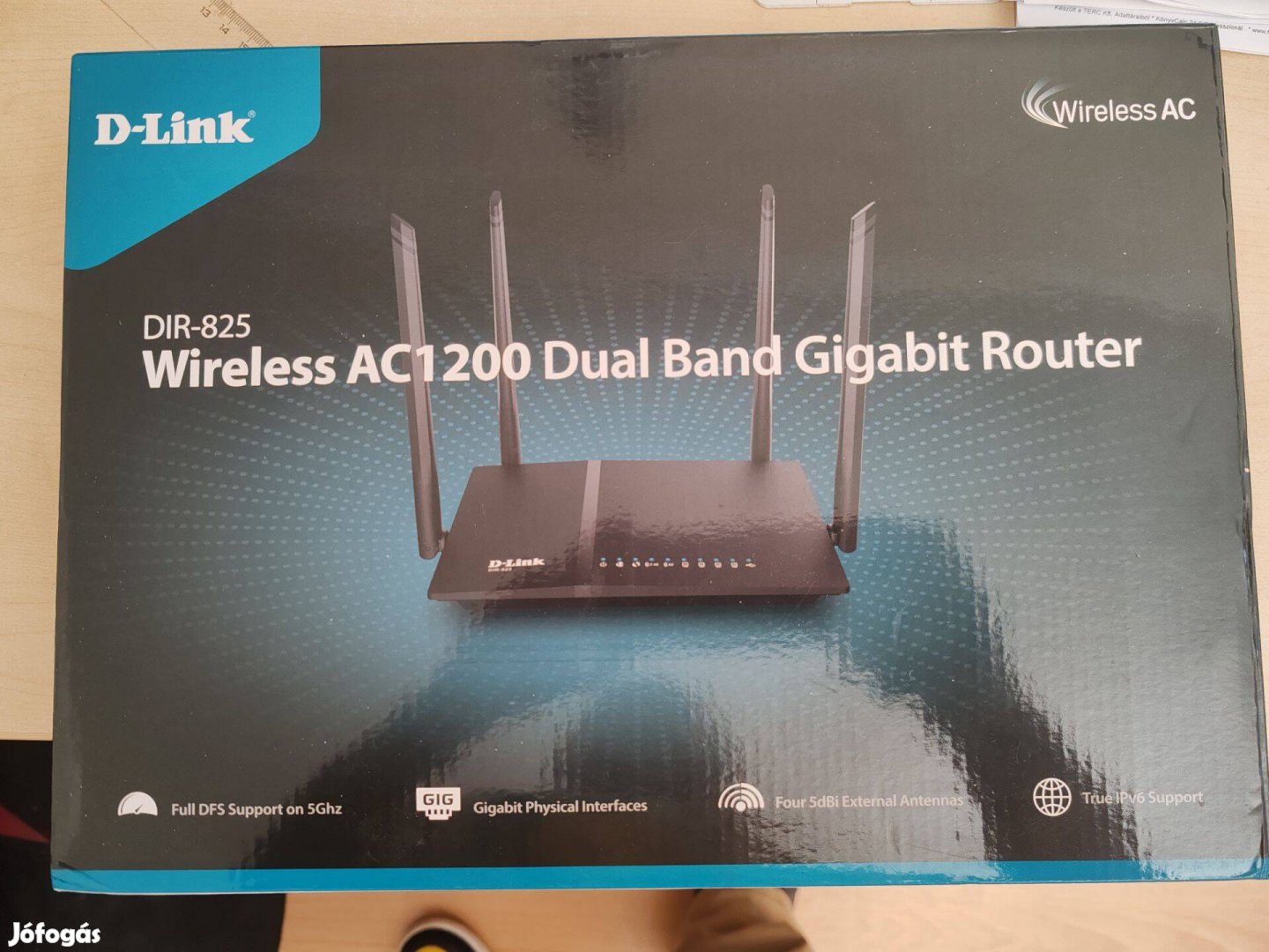 Wireless AC1200 Dual Band Gigabit Router