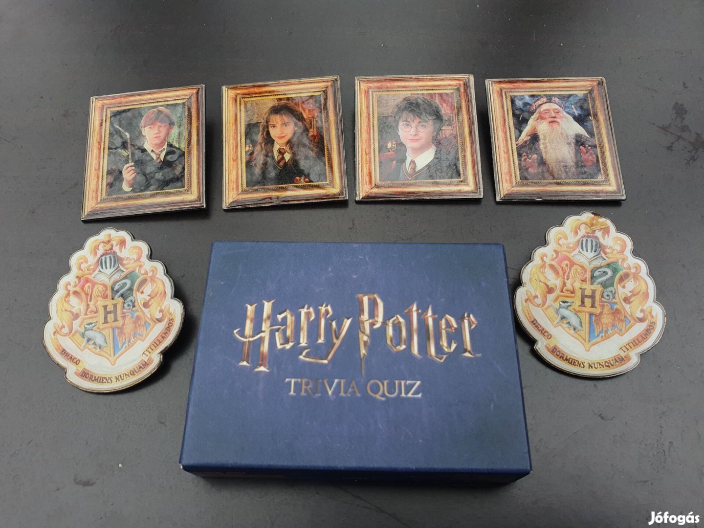 Wizarding World Harry Potter Trivia Quiz kártya +fém kitűzők -új