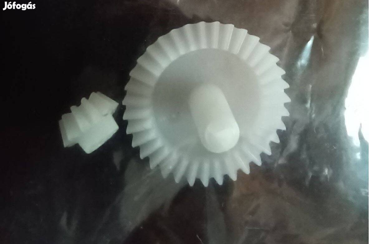 Wltoys V950 típusú helikopterhez farok fogaskerék szett