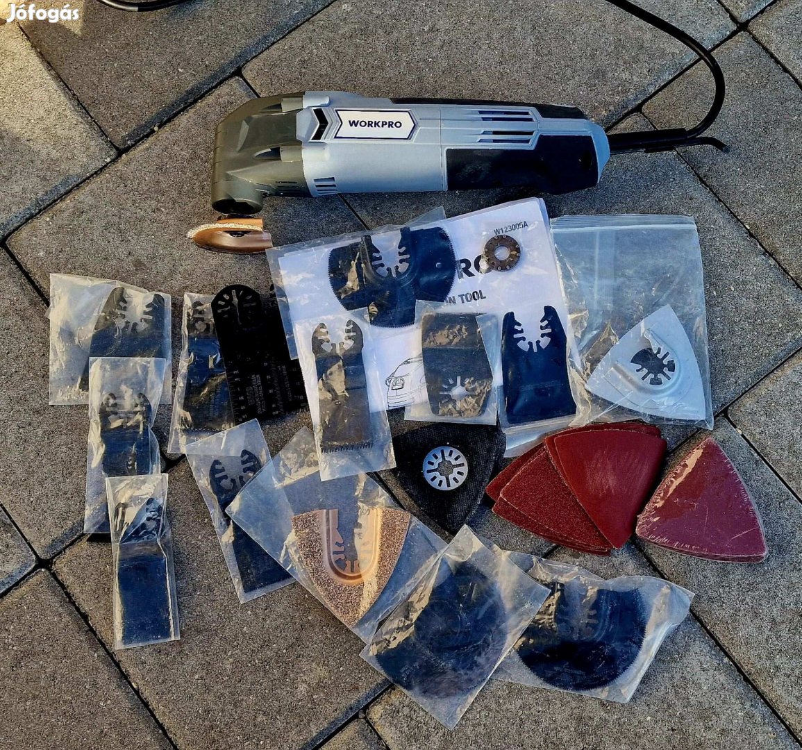Workpro oszcilláló multifunkciós fűrész sok kiegészítővel