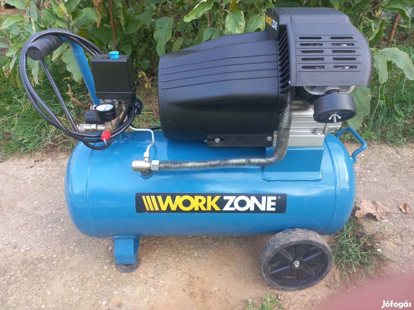 Workzone Kéthengeres Olajkenésű 50l kompresszor 2200w 