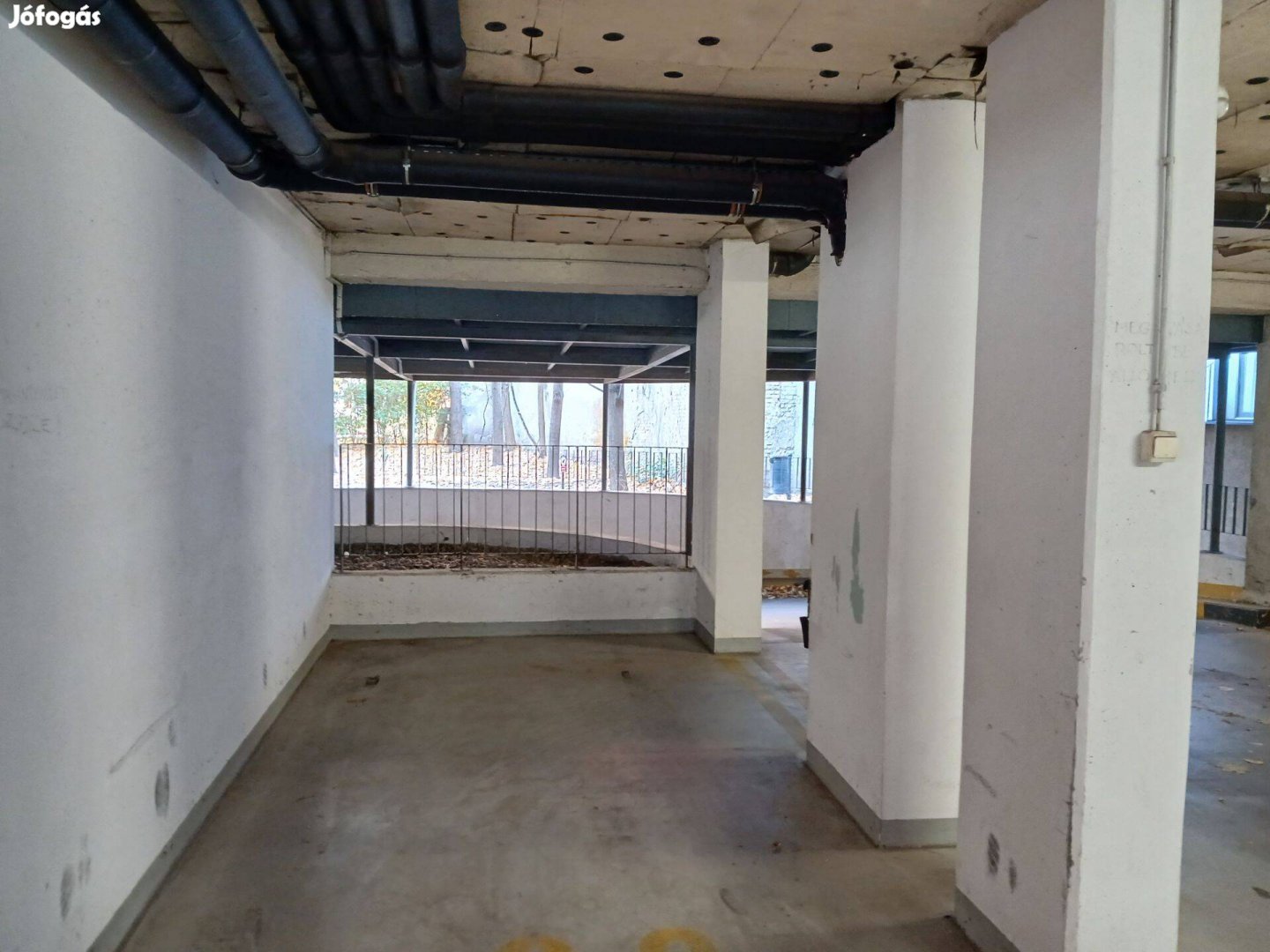 XIII. Kisgömb teremgarázs beálló