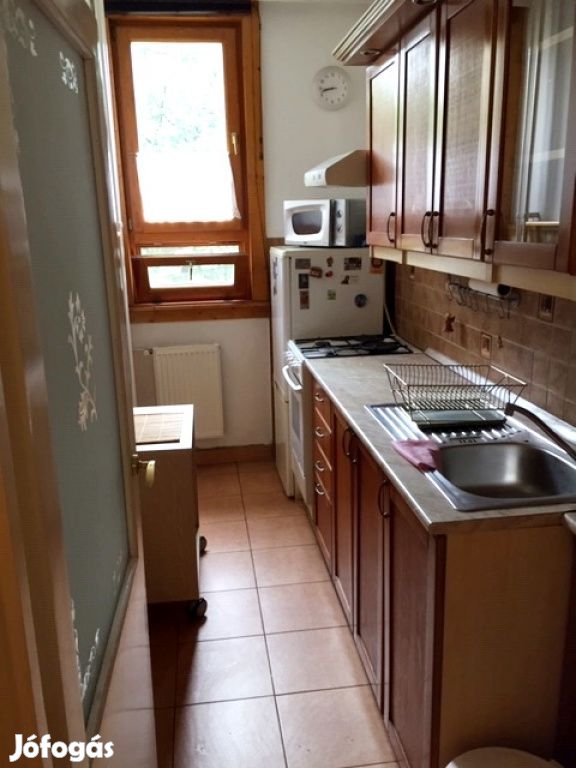 XIV. Kerület, ALSÓRÁKOS, 43 m2-es, 1. emeleti, társasházi lakás