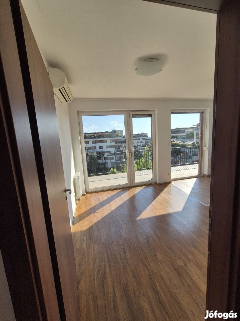 XIV. Kerület, Egressy út, 60 m2-es, 5. emeleti, társasházi lakás