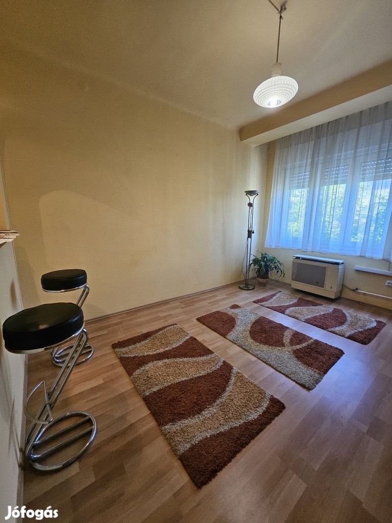 XIV. Kerület, Hungária körút, 33 m2-es, 2. emeleti, társasházi lakás