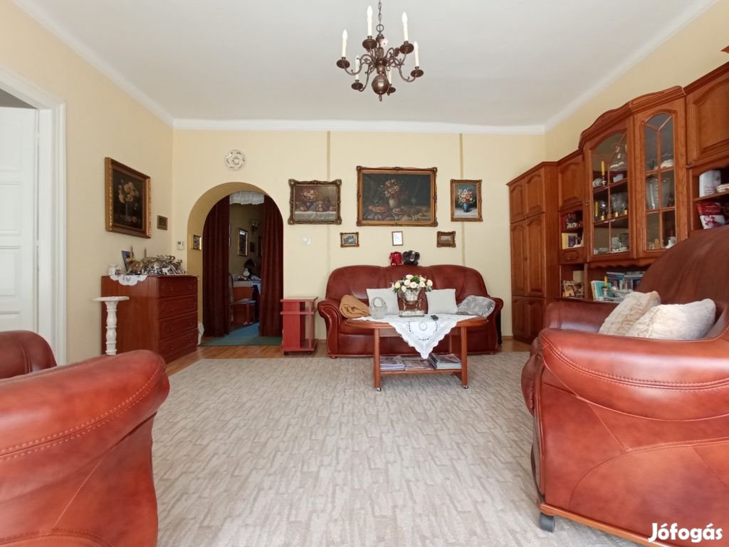 XIV. Kerület, Kassai utca, 89 m2-es, magasföldszinti, társasházi lakás