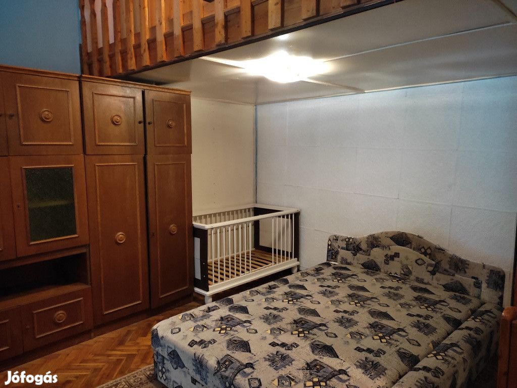 XIV. Kerület, Kerepesi út, 29 m2-es, földszinti, társasházi lakás