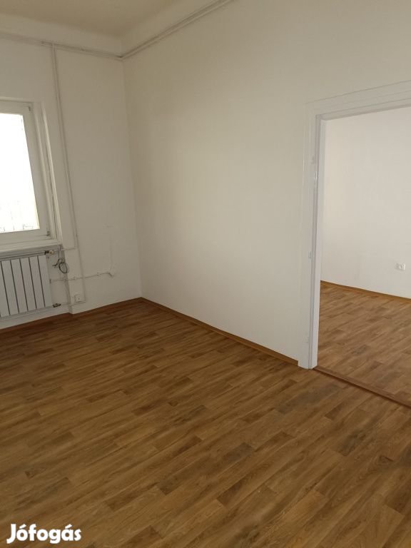XIV. Kerület, Öv utca, 200 m2-es, logisztika - raktározás, 8 szobás