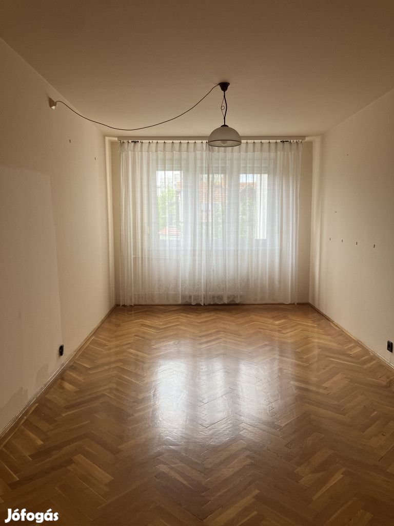 XI. Kerület, Fogócska utca, 50 m2-es, 2. emeleti, társasházi lakás