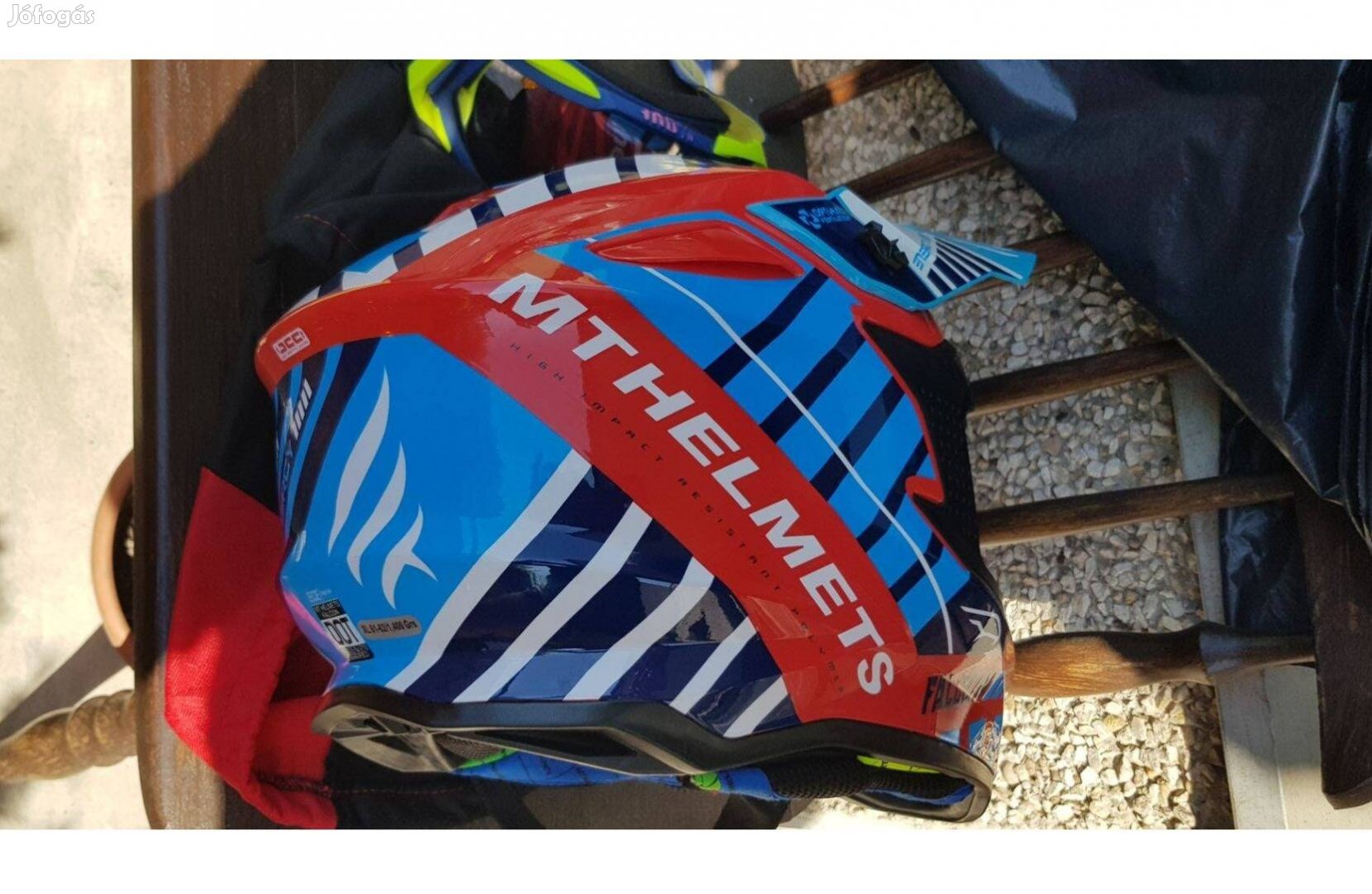XL es MT Helmets Off Road sisak olcsón eladó