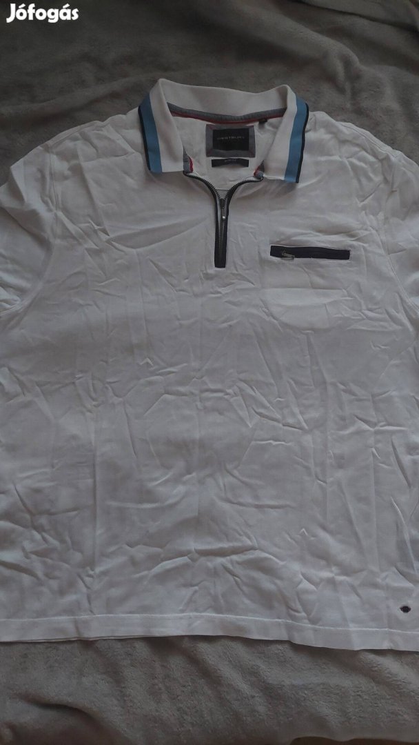 XL-es fehér galléros póló 