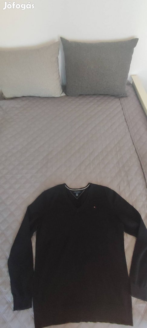 XL es gyönyörű Tommy Hilfiger pulóver olcsón eladó 