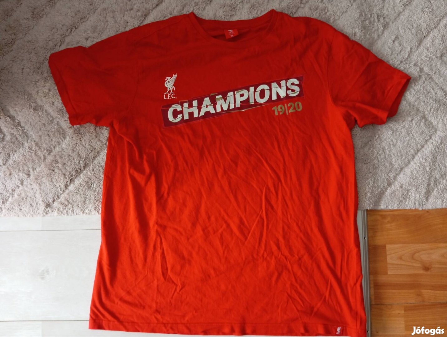 XL-es méretű Liverpool focis póló 