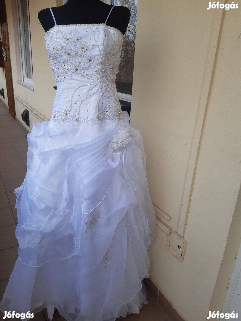 XS/S-es hófehér gyönyörű menyasszonyi ruha