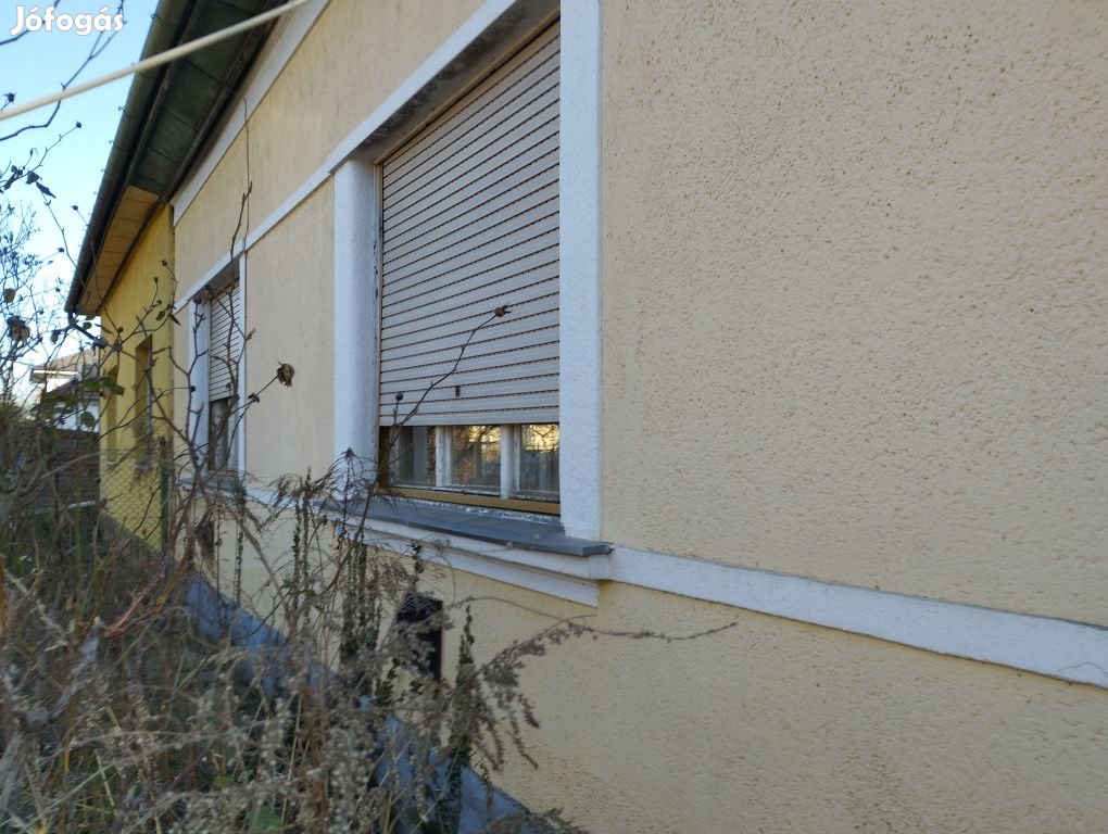 XVIII. Kerület, Komárom utca, 80 m2-es, ikerház, 2 szobás,