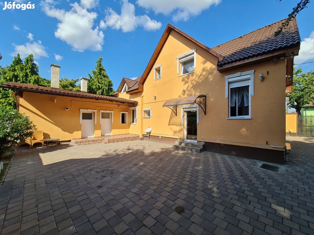 XVIII. Kerület, Nagybánya utca, 145 m2-es, családi ház, 6 szobás