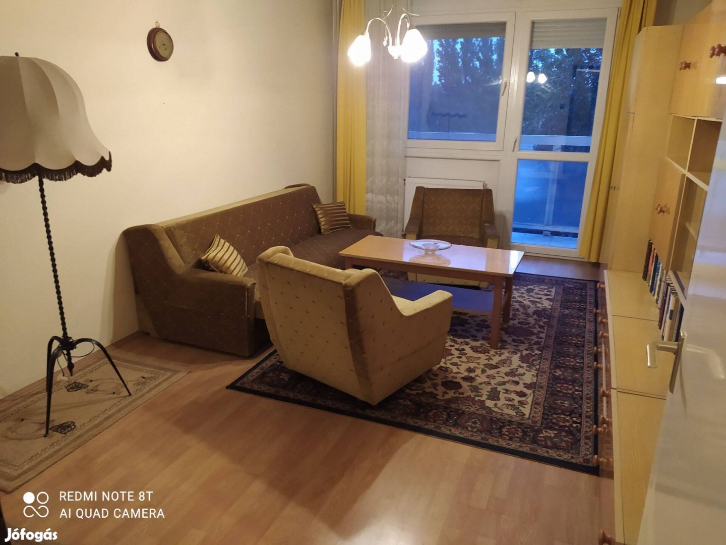 XVIII. kerületi lakásban különbejáratú erkélyes szoba kiadó