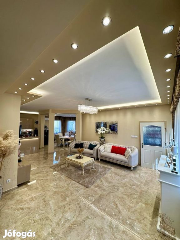 XVI. Kerület, ÁrpádföldÖn lévő út, 138 m2-es, sorház, 4