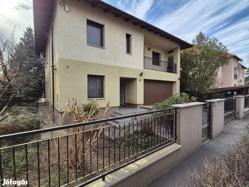 XVI. Kerület, Vadruca utca, 260 m2-es, családi ház, 6 szobás