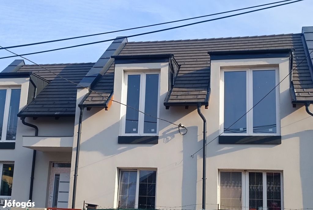XV. Kerület, Csővár utca közelében, 84 m2-es, 2 generációs, ikerház