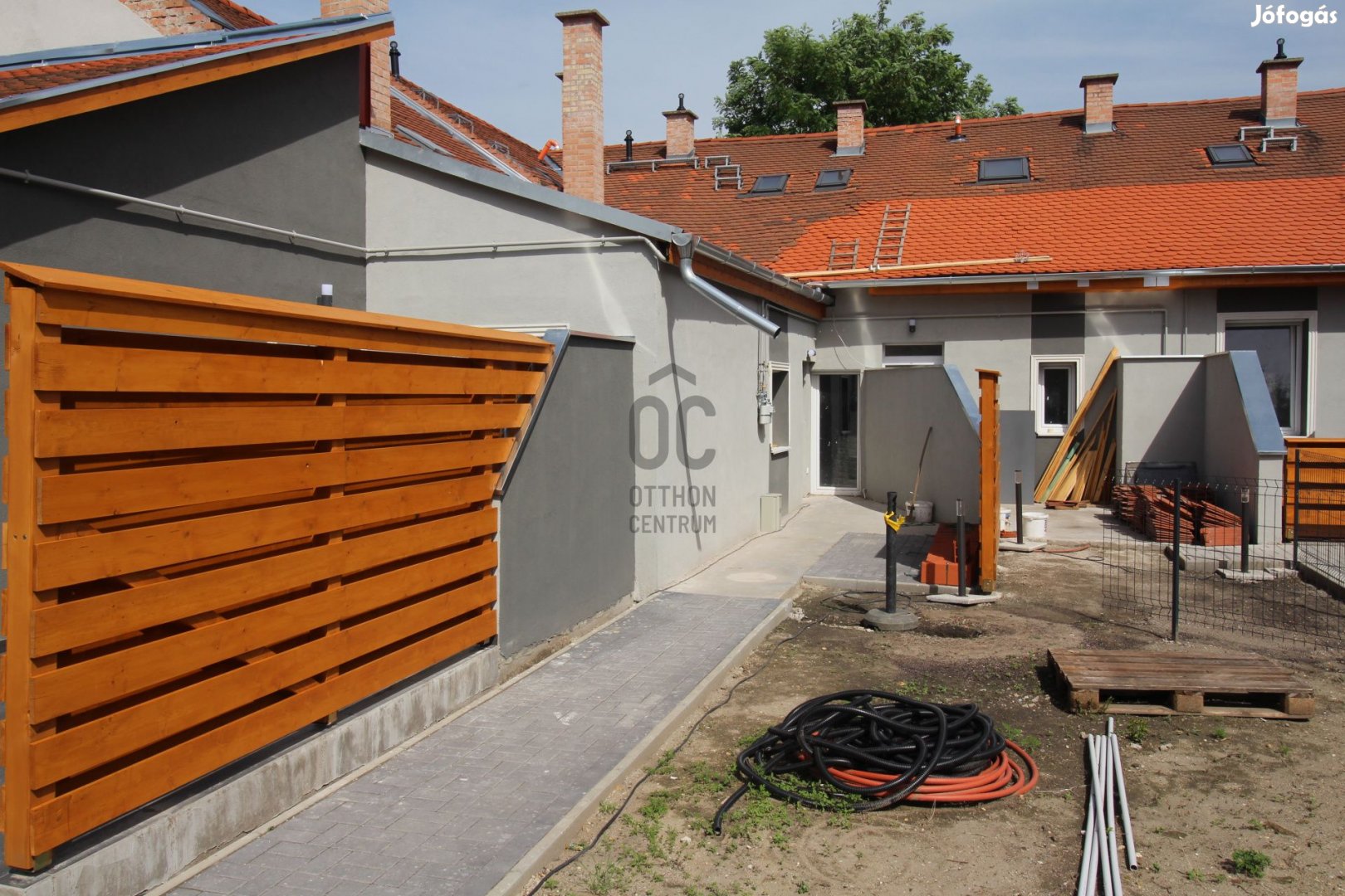 XV.ker. modern, 99 m2-es nappali+5 szobás belső kétszintes lakás UDBAR