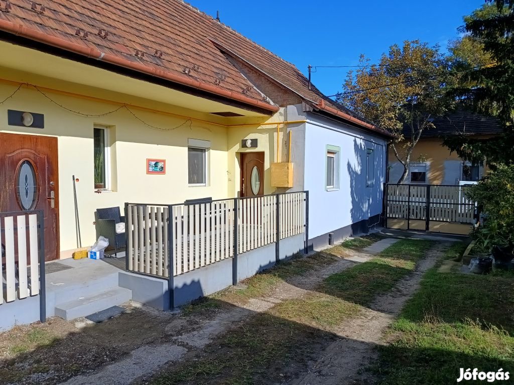 XXIII. Kerület, Városközpont, 70 m2-es, házrész, 2 szobás, jó állapotú