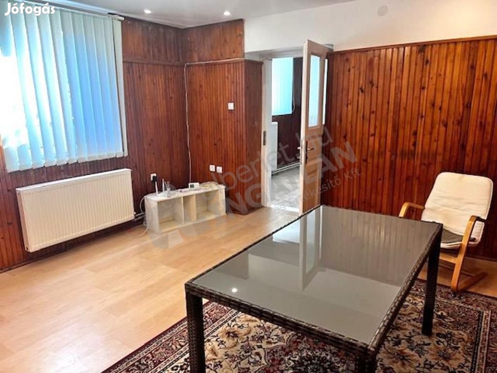 XXII. KERÜLET, GYŰSZŰ UTCÁBAN 60M2-ES 2 SZOBÁS HÁZRÉSZ!