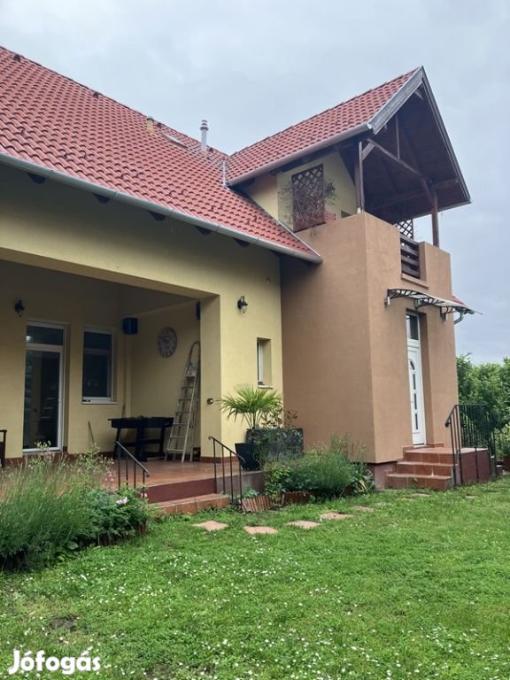 XXII. Kerület, Rózsakert utca, 225 m2-es, családi ház, 4+1 félszobás