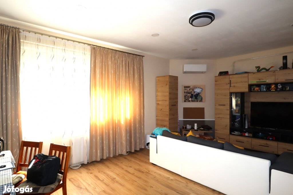 XXI. Kerület, Csepel, Királyerdő, 85 m2-es, családi ház, 3 szobás