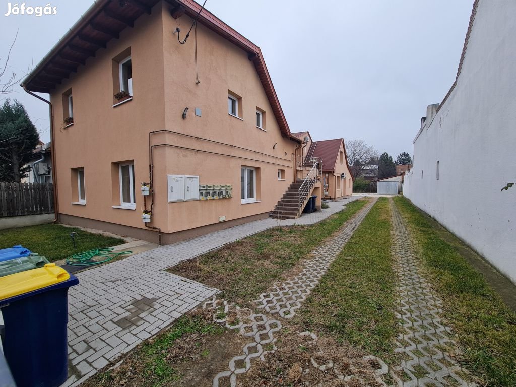 XXI. Kerület, Szatmári utca, 58 m2-es, házrész, 2 szobás, jó állapotú
