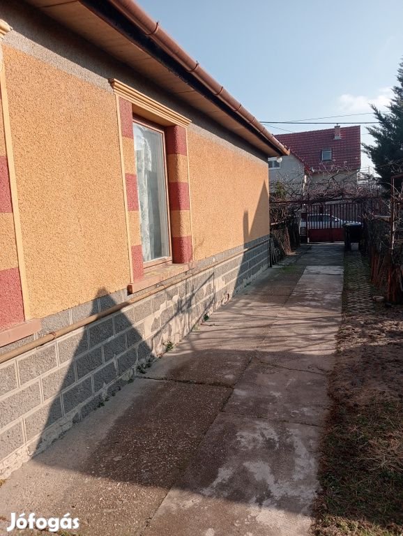 XX. Kerület, Bádogos utca, 90 m2-es, családi ház, 1+2 félszobás