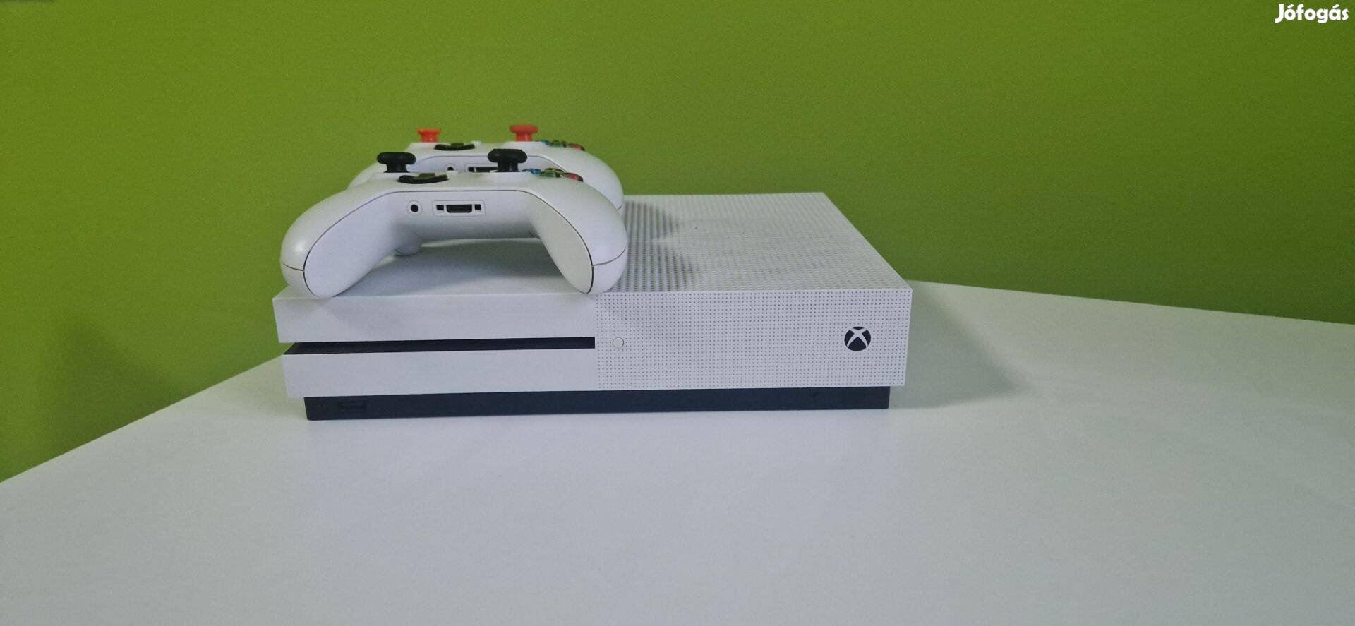 X Box ONE S + 2 Kontroller