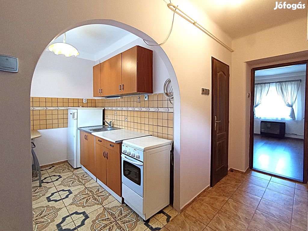 X. Kerület, Hatház utca, 33 m2-es, társasházi lakás, 1