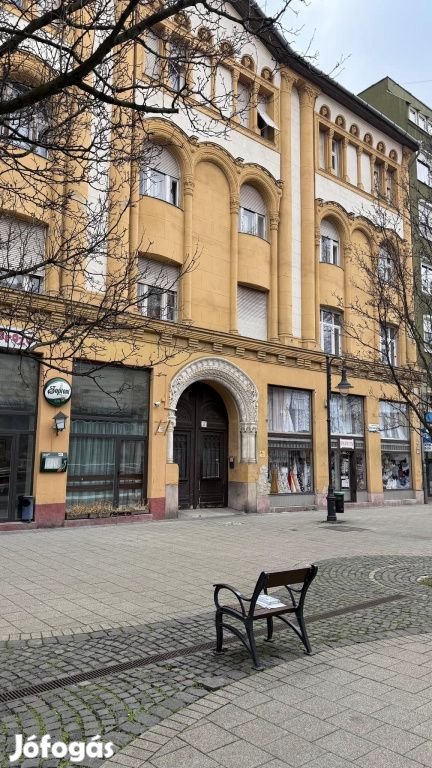 X. Kerület, Kösösi Cs sétány, 77 m2-es, 2. emeleti, társasházi lakás