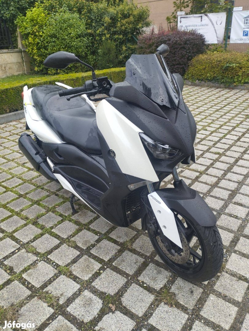 X max300 Robogó