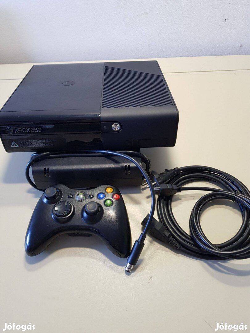 Xbox360 E 250GB (2013.08.21.) + Kinect sensor + fehér vez. joy